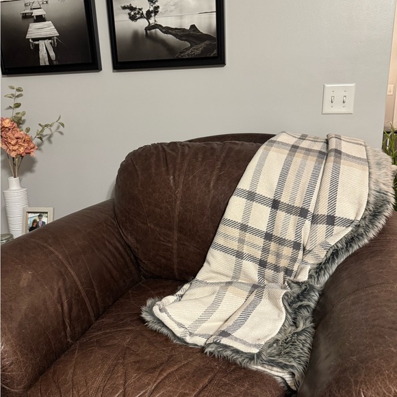 Pottery barn cream and gray plaid pillow/throw blanket set - Picture 3 of 7